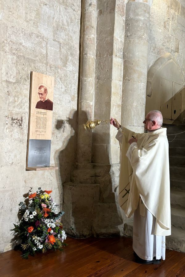 Bendición de la imagen de san Josemaría en San Martín.