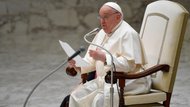 Pope preaching from his chair; side view from his left