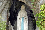Foto de san Josemaría en Lourdes (Francia) 9-VII-1960