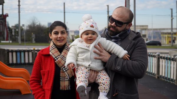 Catarina con su marido y su hija