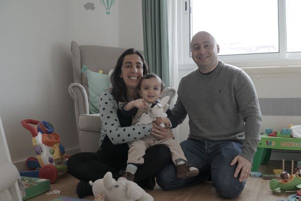 Tiago y Catarina con su hijo Santiago