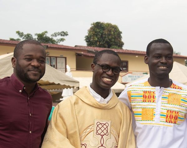 Avec Yves et Martial, deux amis de Yamoussoukro