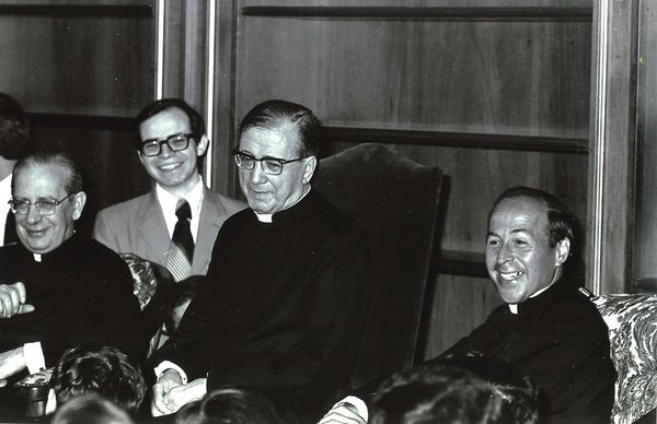 El beato Álvaro del Portillo, san Josemaría y don Iñaki Celaya (Roma, 7 de junio de 1975)
