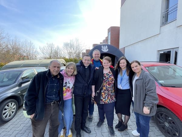 Con el padre Kristov y los coordinadores de Caritas Katowice