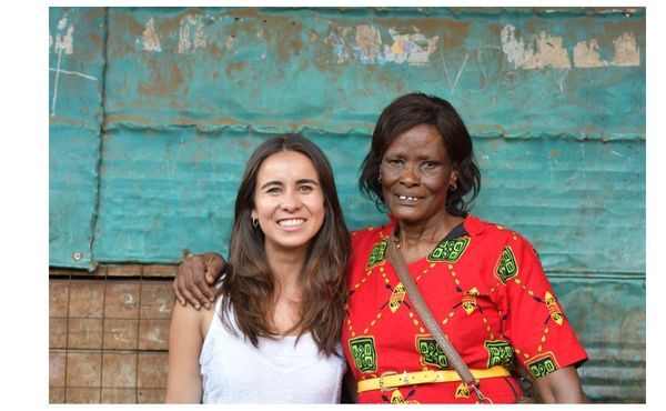 Antonia proporciona acompañamiento a embarazadas en situación de vulnerabilidad en África