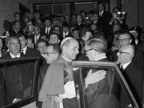 Josemaría Escrivá de Balaguer con Pablo VI en el Centro ELIS