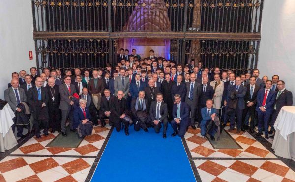 Los actuales residentes de La Estila en la celebración del 75 aniversario del colegio mayor.