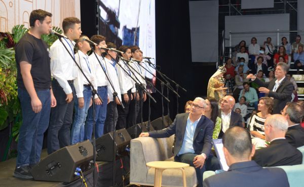 O Grupo Vocal da Escola Aspaen Alcázares apresentou a “Primavera” de Vivaldi.