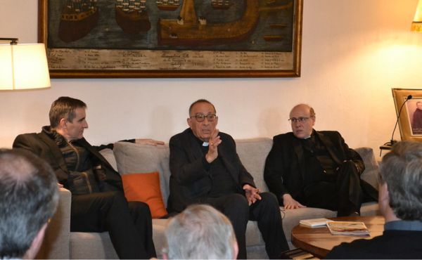 El cardenal Mons. Juan José Omella en la tertulia del primer día de las Jornadas.