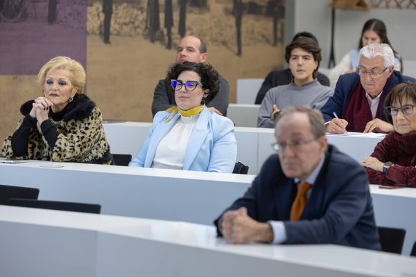 Asistentes a la presentación de la 100.ª edición de Camino en el Centro de Estudios Josemaría Escrivá (CEJE), en Pamplona.