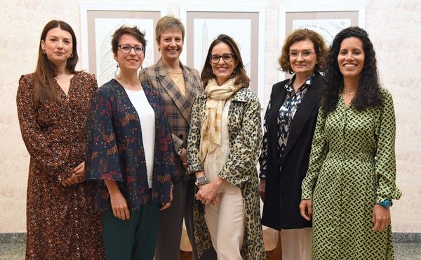 Florencia Carloni, Kathryn Plazek, Nicola Waite, María Díaz, M. Júlia Prats i Fernanda Lopes.