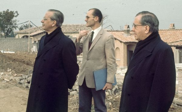 Javier Cotelo insieme al beato Álvaro del Portillo e a san Josemaría, 1973.