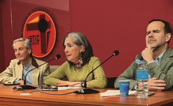 Ponentes en el debate sobre redes sociales y salud mental, con Jorge Gutiérrez Berlinches y Javier Cabanyes.