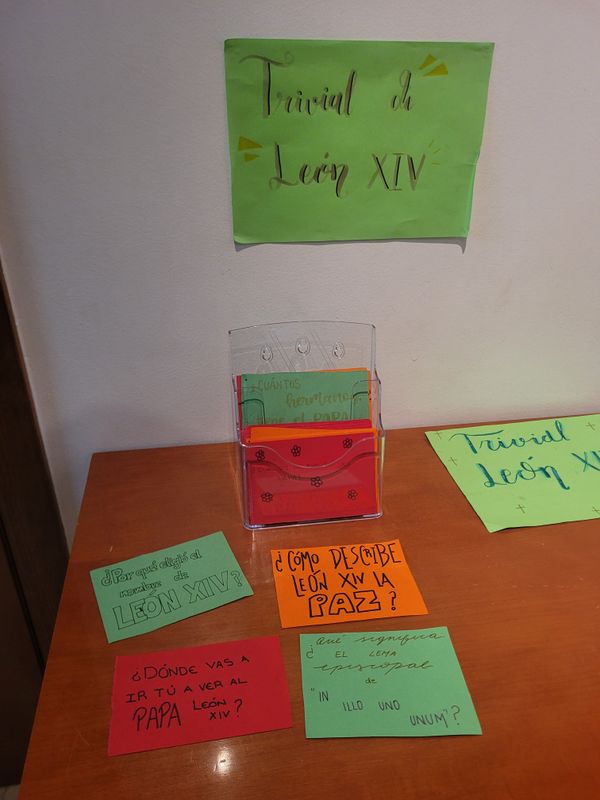 Desde Senara se ha hecho un Trivial de León XIV, además de un Kahoot digital, para ver cuánto saben del Papa.