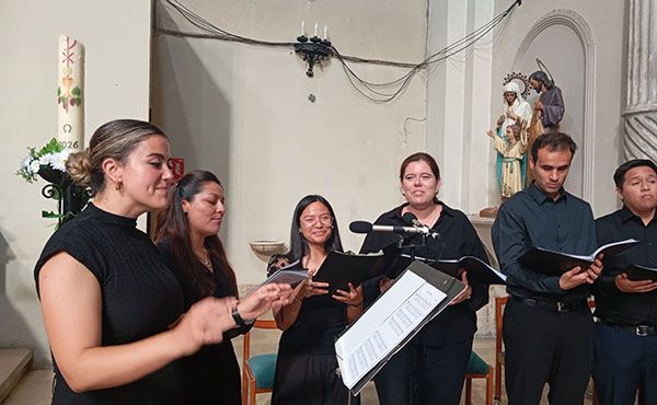 La Princess (la tercera noia començant per l'esquerra) és una estudiant de 4t de l'ESO que viu al barri del Raval i participa de les activitats del Terral.