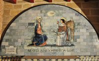 Una galería de imágenes de los misterios del Rosario que se encuentran en el Santuario de Torreciudad.