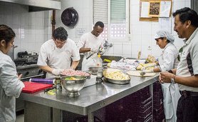 Una recopilación de artículos y textos para cooperadores del Opus Dei sobre la vida profesional como servicio a Dios y a la sociedad.