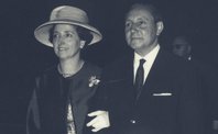 Libros y hojas informativas sobre el matrimonio Alvira.