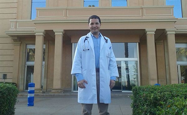 Jaime en el hospital donde ejerció de cardiólogo.