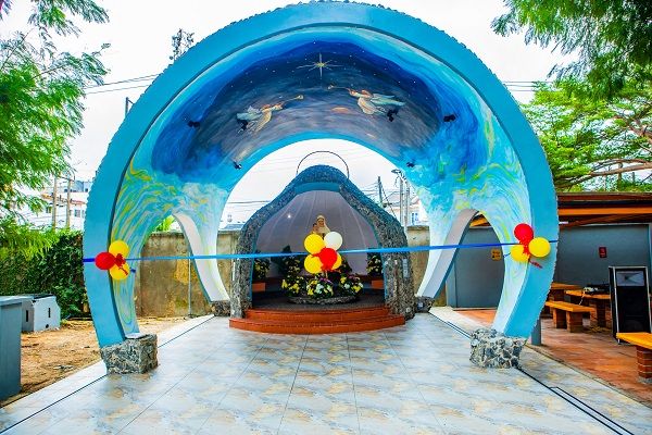 The Grotto before the inauguration.