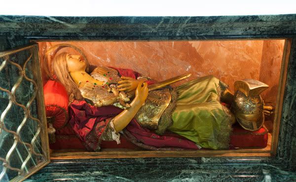 Actualmente, las reliquias de ese mártir son veneradas en un oratorio dedicado a san José en Villa Tevere