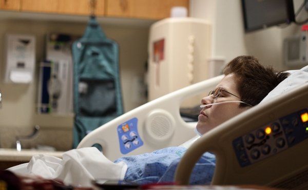 Cinco curaciones, atribuidas a la intercesión de san Josemaría desde Italia, Filipinas, Perú, India y España.