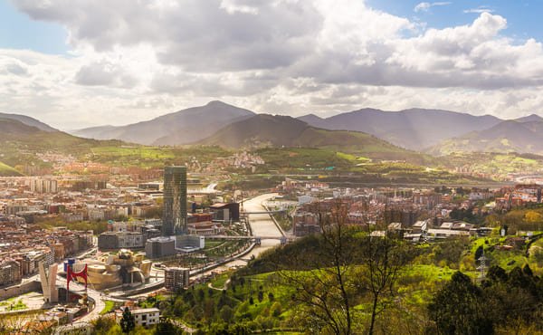 Información sobre la Prelatura en Bilbao, casas de retiro y algunas obras corporativas, como colegios.