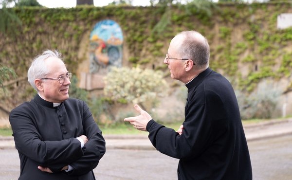 Qué es la Sociedad Sacerdotal de la Santa Cruz