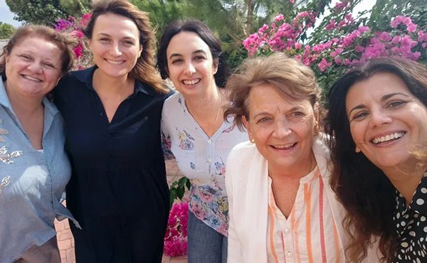 Fina, con madres libanesas que participaron de un fin de semana de formación organizado por el Opus Dei