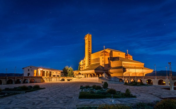 Santuario de Torreciudad por la noche
