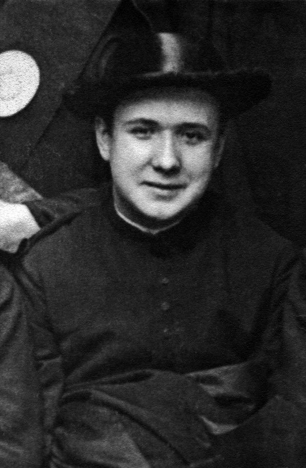 San Josemaría con 20 años durante su época en el Seminario de San Carlos, Zaragoza (España)