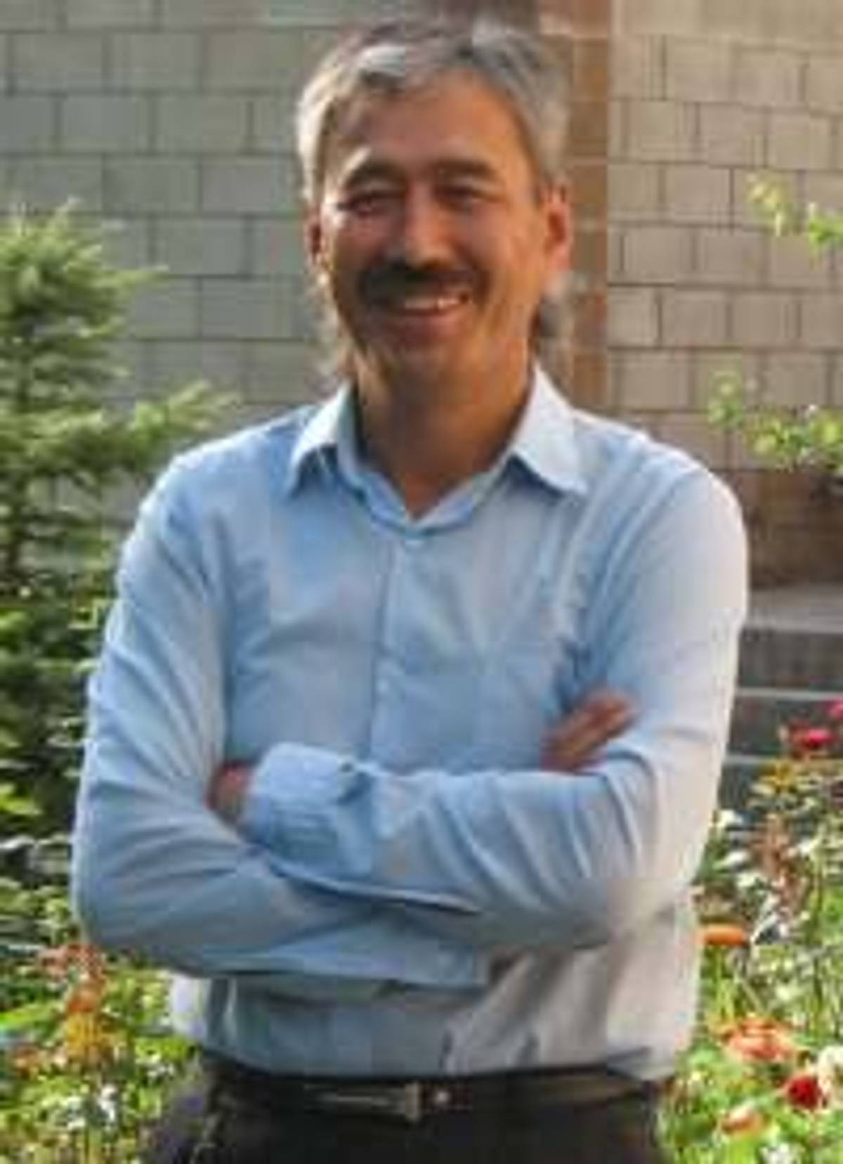 我叫艾迪克,但是我的教名是爱德华 - 主业团